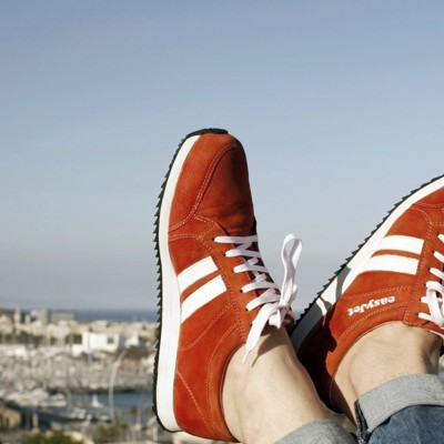 Easy Jet & Sneakairs