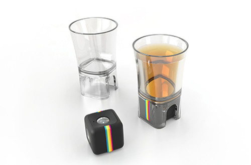 Polaroidna kamera v obliki kocke 1465902185381