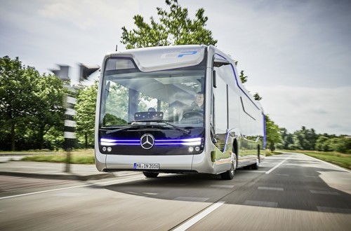 Mercedes Benz samo-vozeči avtobus