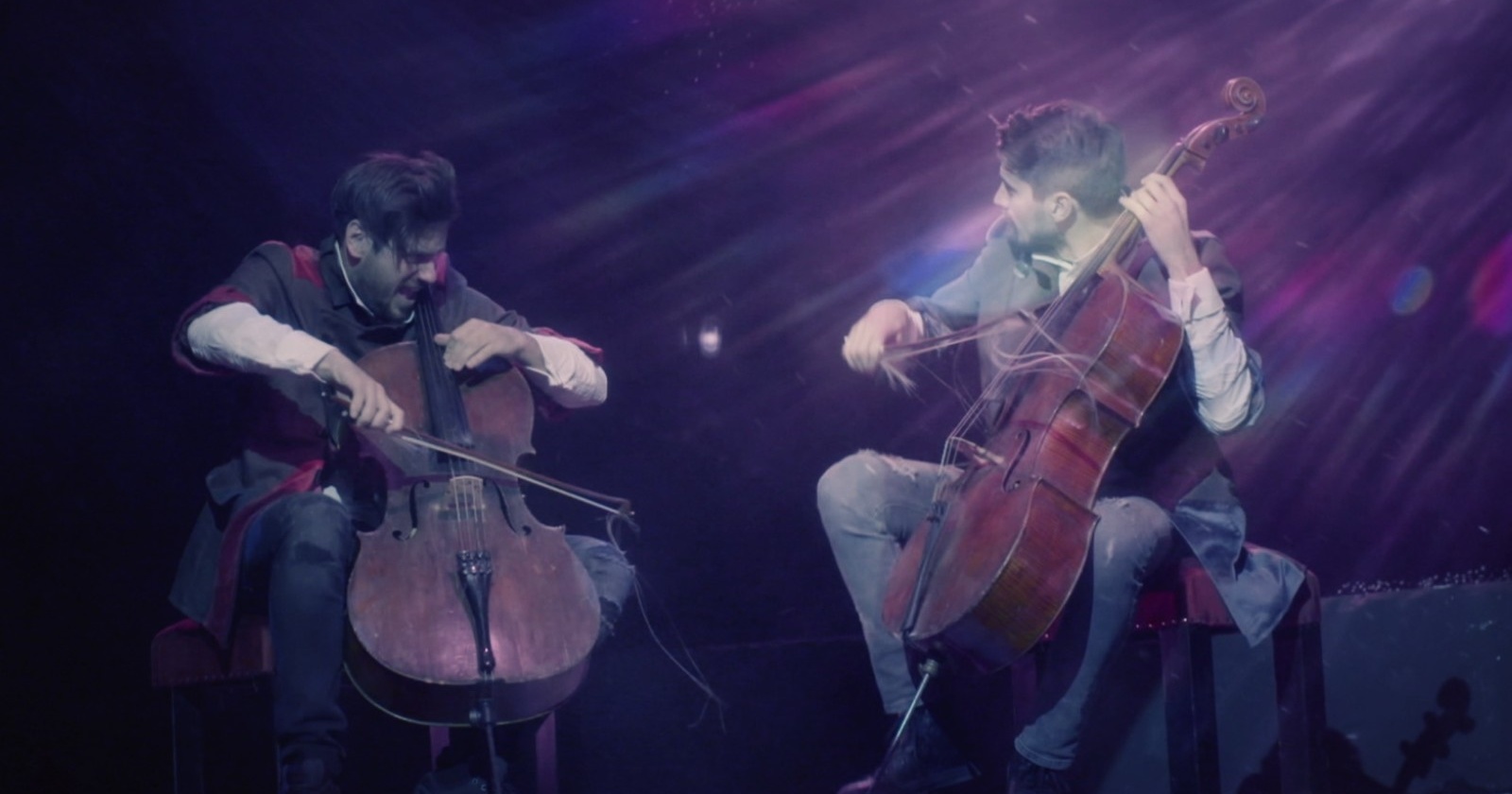 25. obletnica smrti Freddie Mercury (Queen) - 2Cellos - Show must go on!