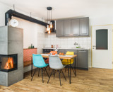 Prenovljeno pisano skandinavsko stanovanje v Kranjski Gori