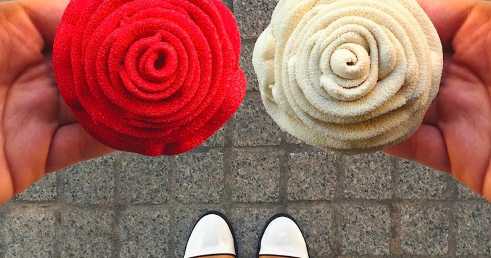 Pariške slaščice in čevlji.