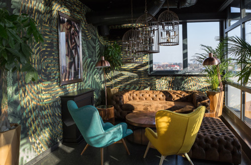 Rajski vrt na strehi Kranja 1486456510899