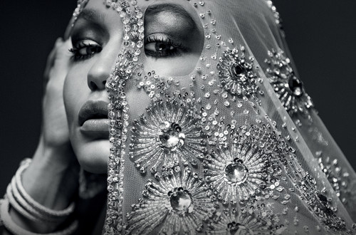 Vogue Arabia 1488488275499