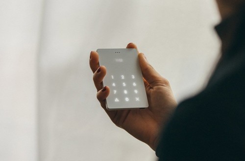 Light Phone 1494320044182