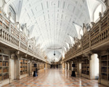 Knjižnica v Mafri na Portugalskem. Svoja vrata je odprla leta 1755.