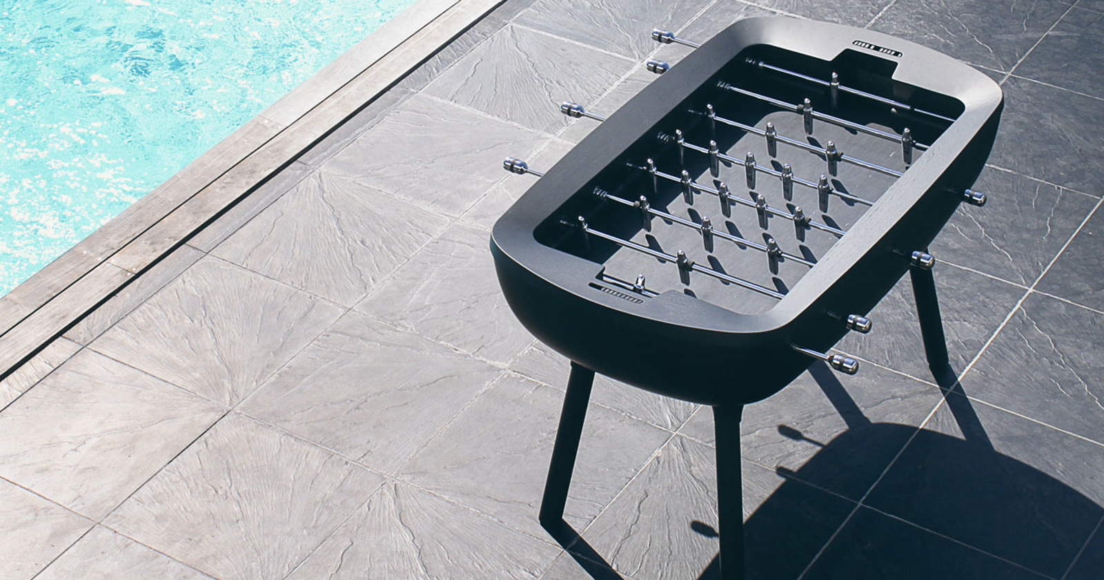 The Pure, elegantna miza za ročni nogomet