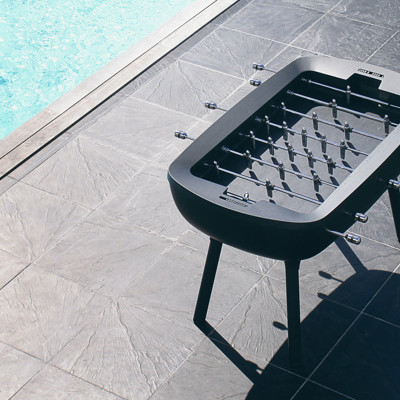 The Pure, elegantna miza za ročni nogomet