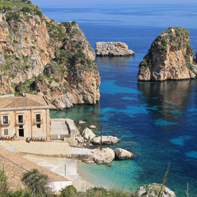 Vas Scopello v naravnem parku Zingaro. Foto: via beachoo.com