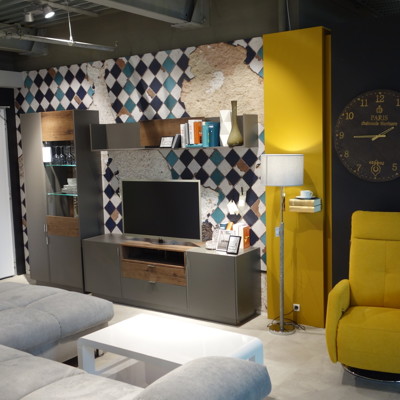 Prenovljena Lesnina na Brdu