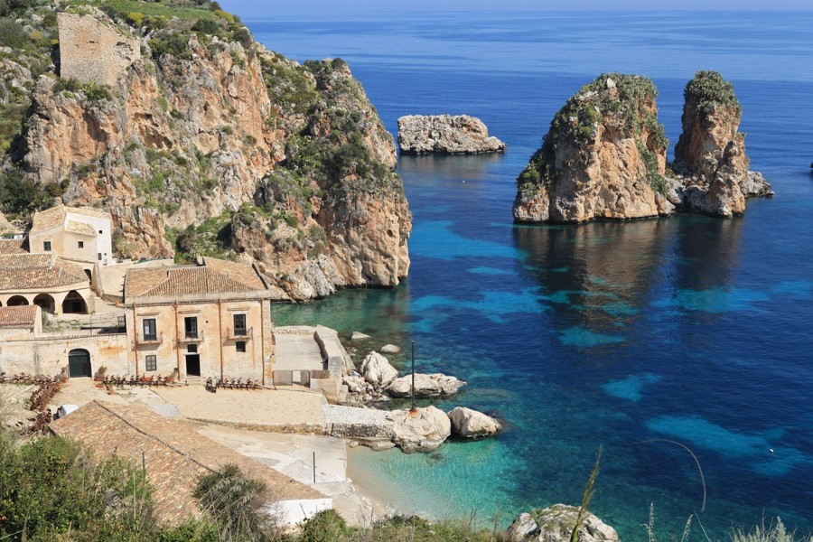 Vas Scopello v naravnem parku Zingaro. Foto: via beachoo.com