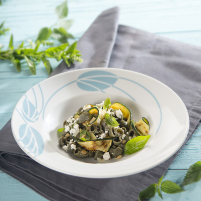 Recept: Koprivni polžki s skuto in bučkami