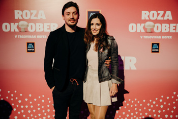 Da so šampinjoni zdrava izbira in omogočajo pripravo številnih receptov, so na kuharskem dogodku dokazali tudi številni znani Slovenci, ki so v družbi ambasadorjev, Marka Potrča in Jane Koteska, zavihali rokave in kuhali za dober namen.