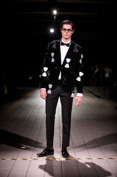 Zlata Zavašnik z novo SENS kolekcijo klasičnih moških oblek.