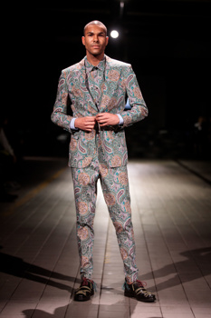 Boško Jakovljević, z modno znamko Martini Vesto.