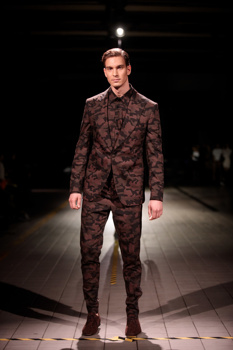 Boško Jakovljević, z modno znamko Martini Vesto.