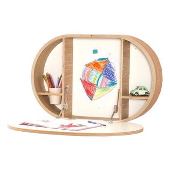 Zložljiva pisarna -
Zložljiva stenska mizica z omarico Baki francoske blagovne znamke Charlie Crane je idealna za risanje in pisanje domačih nalog.
charliecrane.fr
