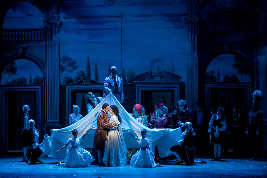 Kam za najdaljšo noč v letu