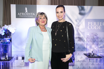 Direktorica in lastnica kozmetike Afrodita Danica Zorin Mijošek z Lorello Flego.