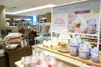 Coincasa v ljubljanski Nami.