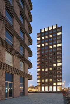 Zmagovalec Grand Prize v kategoriji Living together. Westkaai Towers 5 & 6 Lokacija: Antwerpen, Belgija 