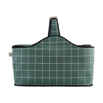 Moderna hladilna torba House Doctor, ki poskrbi, da so naše dobrote primerno ohlajene.
farbarela.si
