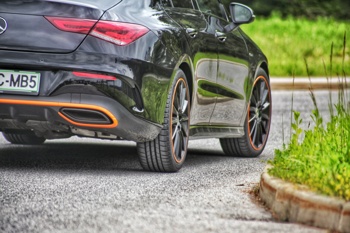 Odlikuje ga čista, privlačna oblika, obenem pa pooseblja že znan Mercedesov slog.