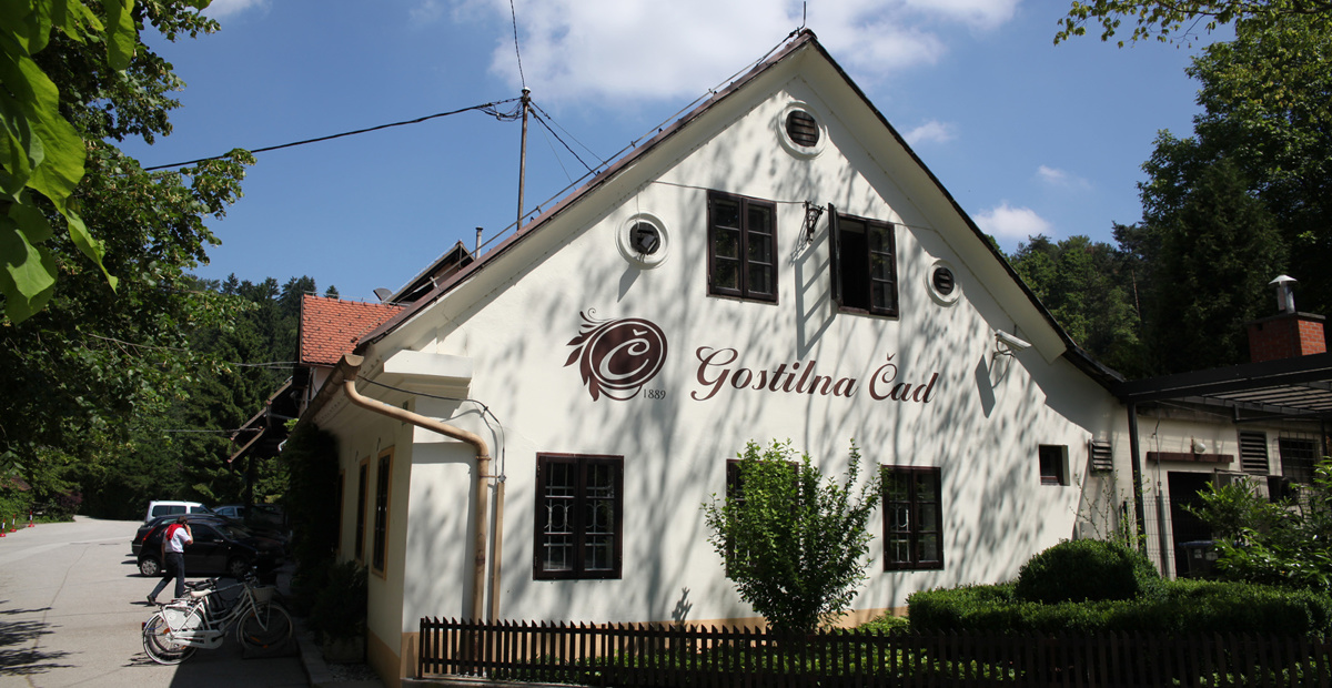 130 let Gostilne Čad