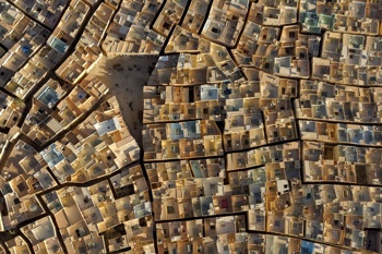 Zmagovalec v Urban kategoriji, Beni Isugen, mesto svetovne dediščine v Ghardali, Algeria. Foto: George Steinmetz