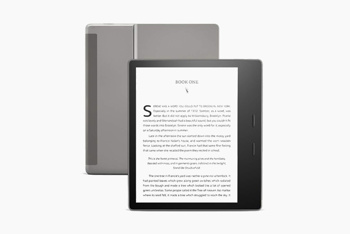 Z e-bralnikom Amazon Kindle Oasis lahko na enem mestu shranimo več sto knjig, ki jih potrebujemo za učenje. Foto: Amazon