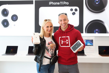 Apple iPhone 11, iPhone 11 Pro in Apple Watch