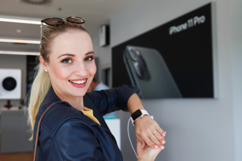 Apple iPhone 11, iPhone 11 Pro in Apple Watch