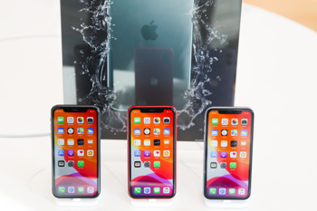 Apple iPhone 11, iPhone 11 Pro in Apple Watch