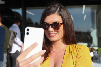 Apple iPhone 11, iPhone 11 Pro in Apple Watch