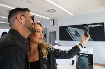 Apple iPhone 11, iPhone 11 Pro in Apple Watch