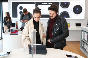 Apple iPhone 11, iPhone 11 Pro in Apple Watch