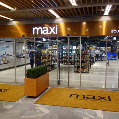 Maxi gourmet market.