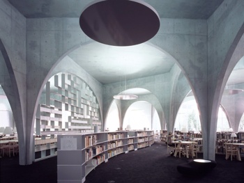 Knjižnica Tama Art University, Tokio, Japonska. Foto: Pinterest