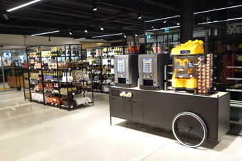 Maxi gourmet market.