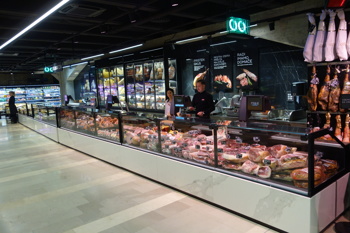 Maxi gourmet market.