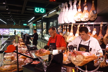 Maxi gourmet market.