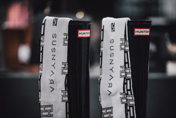 Ekskluzivna kolekcija modnih nogavic s podpisom znamke Susnyara.
