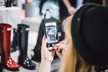 Gostje so bili nad novo kolekcijo Hunter navdušeni.