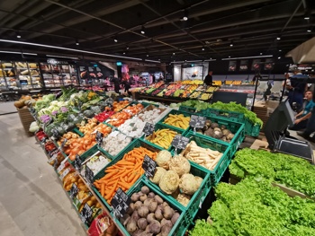 Maxi gourmet market.