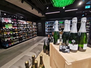 Maxi gourmet market.