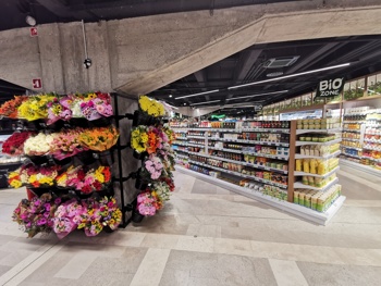 Maxi gourmet market.