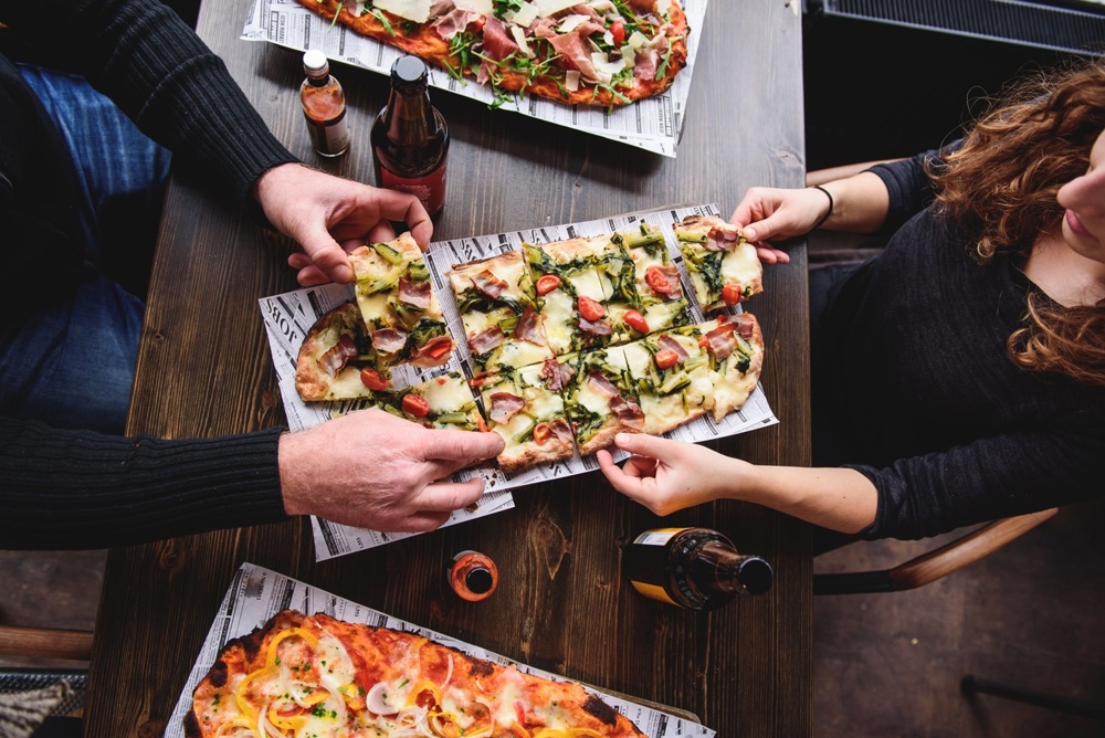 Tia’s pizza kjer pice jemo z rokami Citylife Urbani lifestyle magazin
