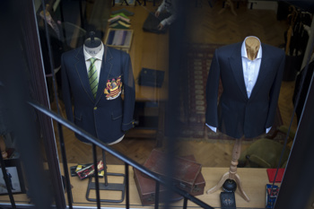 Britanska krojaška tradicija oblek po meri