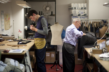 Britanska krojaška tradicija oblek po meri