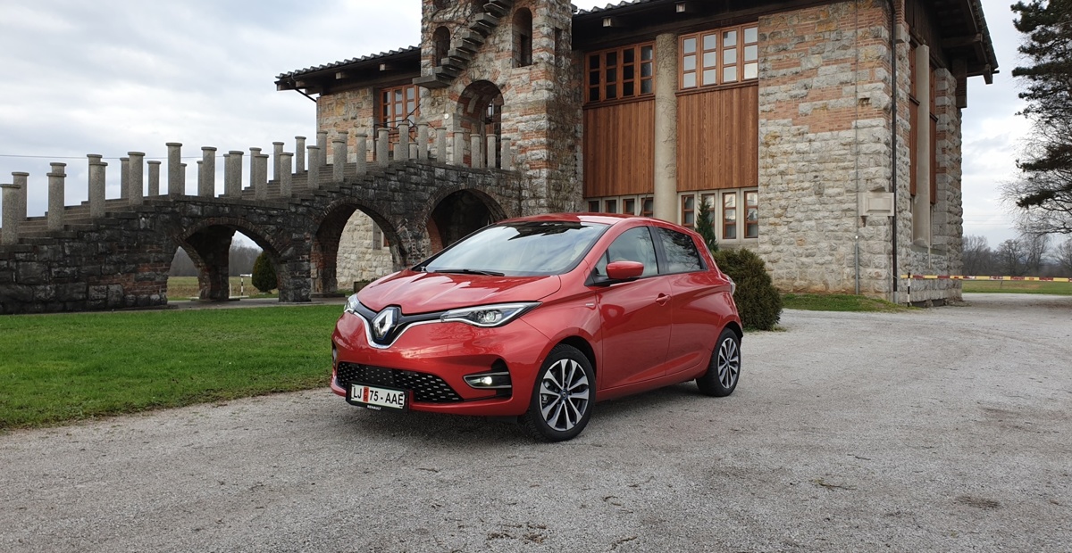 Pomlajeni Renault ZOE vas bo peljal še dlje